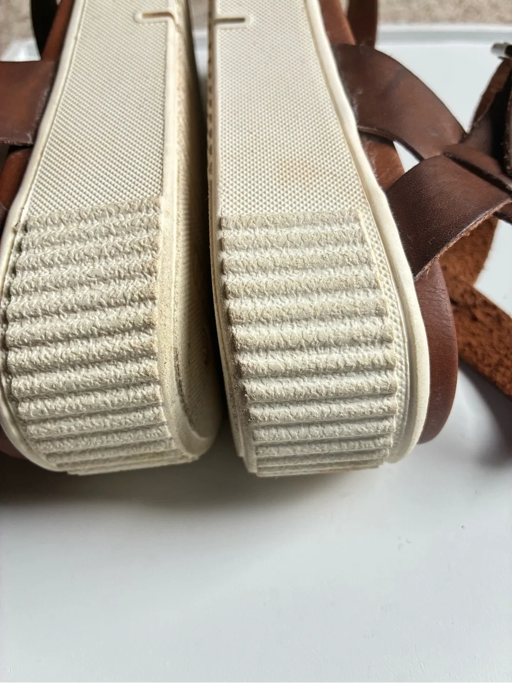 MIA simple leather